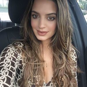 Meet your Posher, Alysi